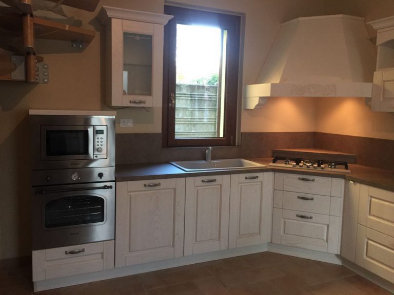 Composizione cucina
