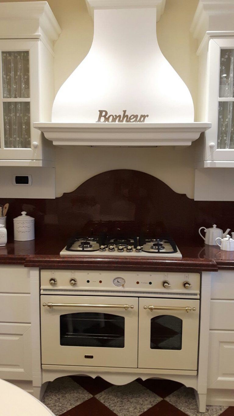 Particolare del doppio forno Particolare del doppio forno